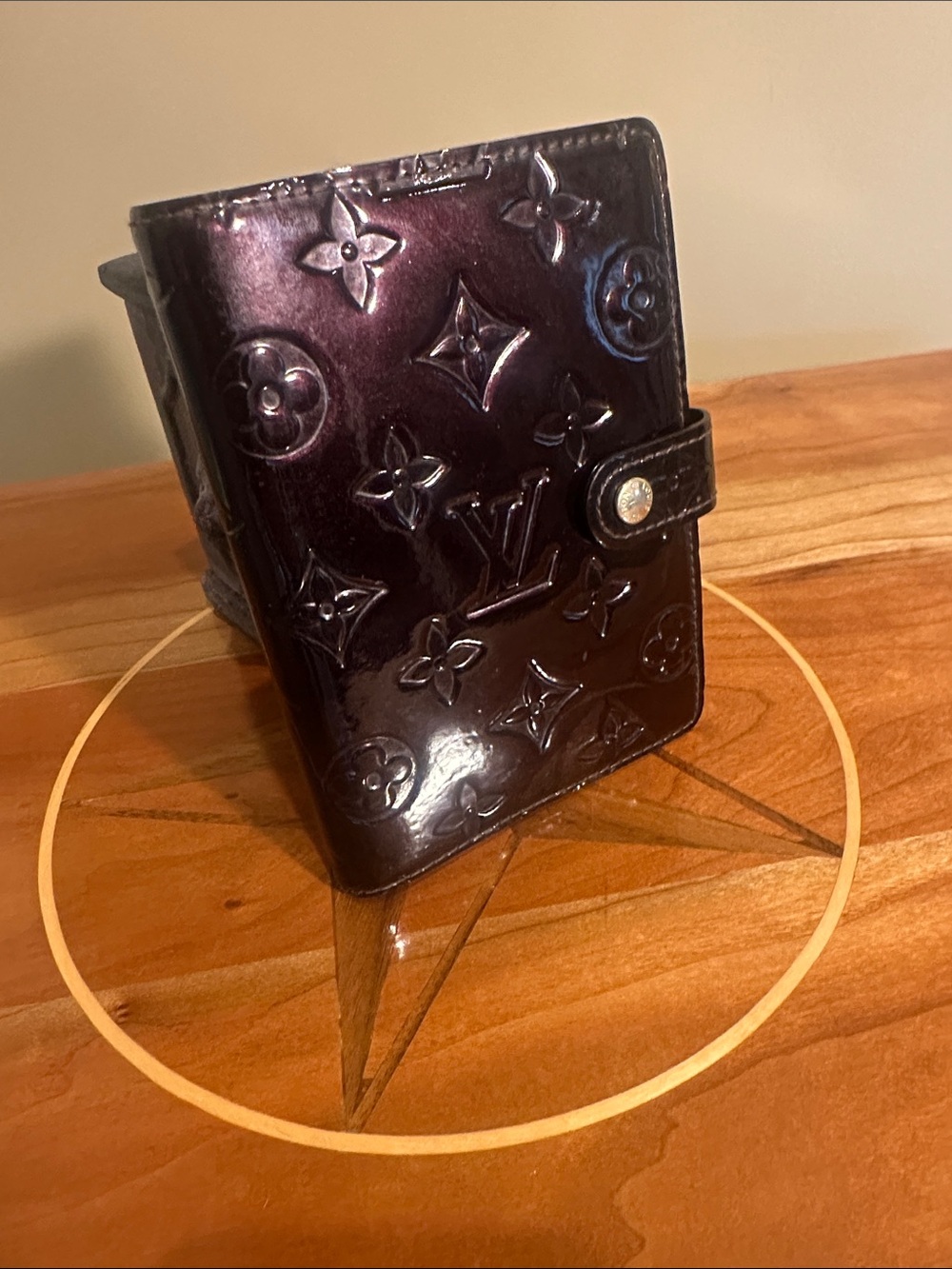 Authentic Louis Vuitton Vernis Small Ring Agenda Cover.